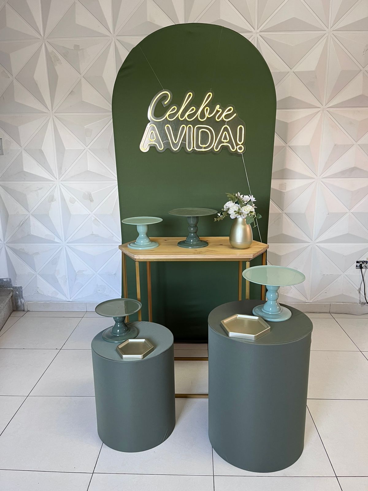 Verde e Dourado Celebre a Vida